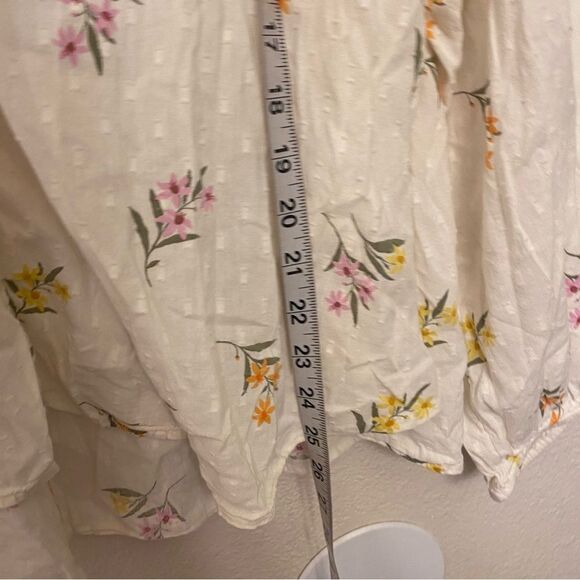 Old Navy white Lightweight Blouse top Floral Button Front Blouse plus size XXL - Picture 6 of 7